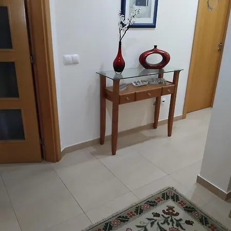 Isabel *